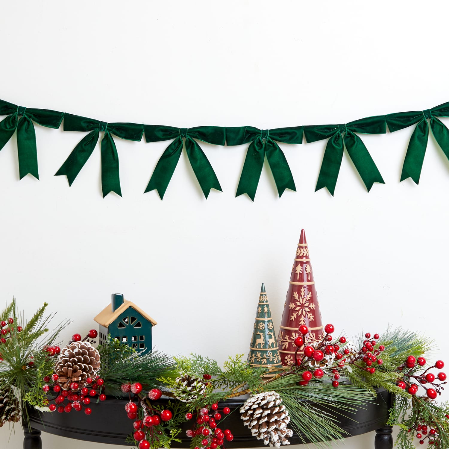 Winter Charm 1.8m Velvet Bow Christmas Garland